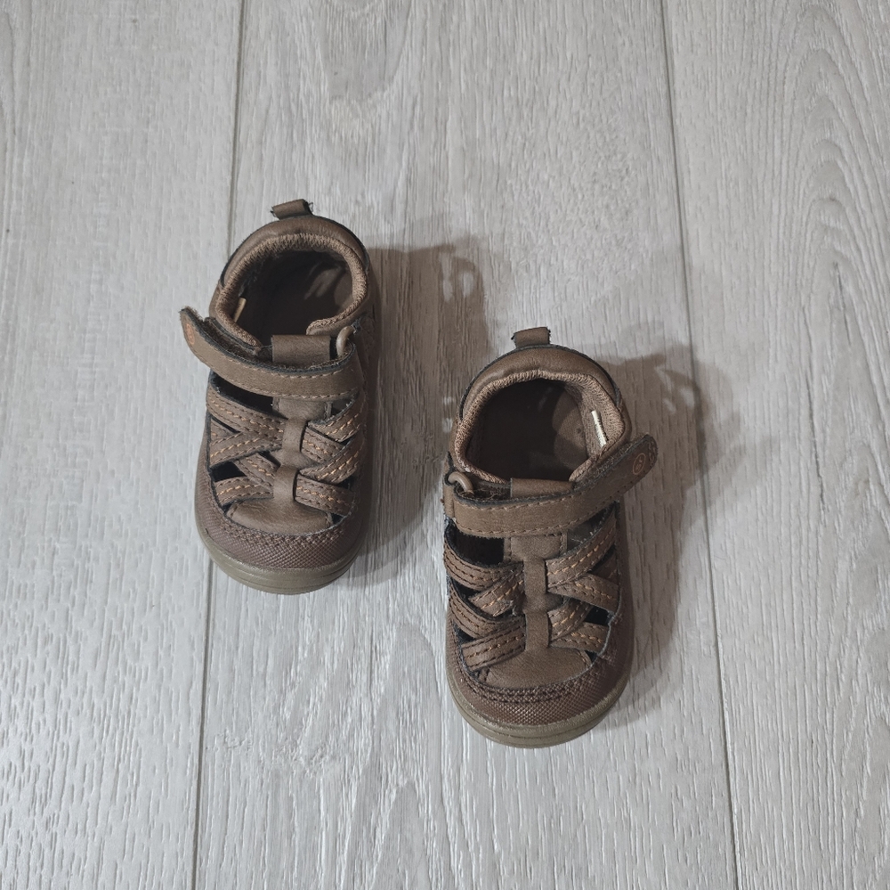 Stride Rite Baby Boy Brown 2.0 Sneaker Sandal  Size 4M